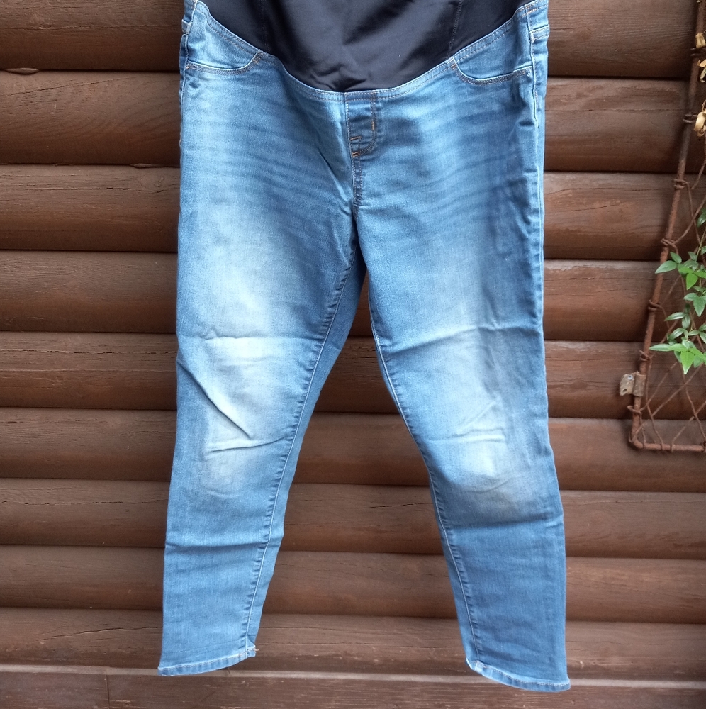 Isabel  maternity jeans. 12/31R